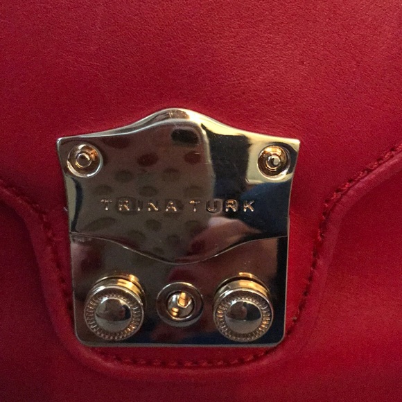 EXCELLENT CONDITION TRINA TURK RED SHOULDER PURSE - Picture 2 of 8